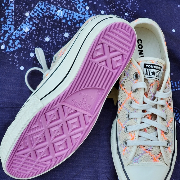 Converse Women's Chuck Taylor "Boho Crochet" - Picture 6 of 9